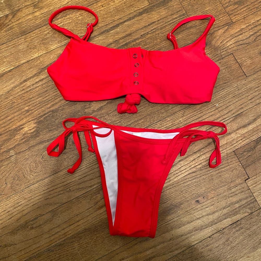 Bandau button detail and knot cheeky bikini
